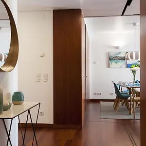 charming-2-bedroom-apartment-in-the-city-centre.hotels-lisbon-portugal.com/